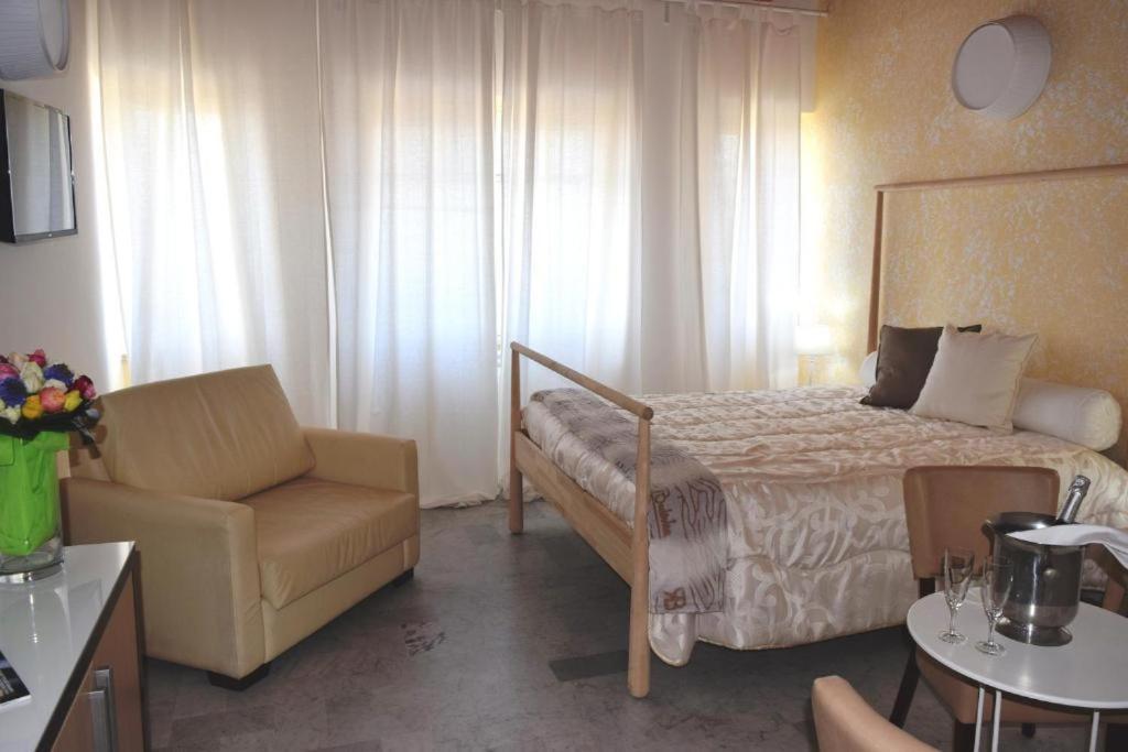 Hotel Quadrifoglio Pontecagnano Εξωτερικό φωτογραφία