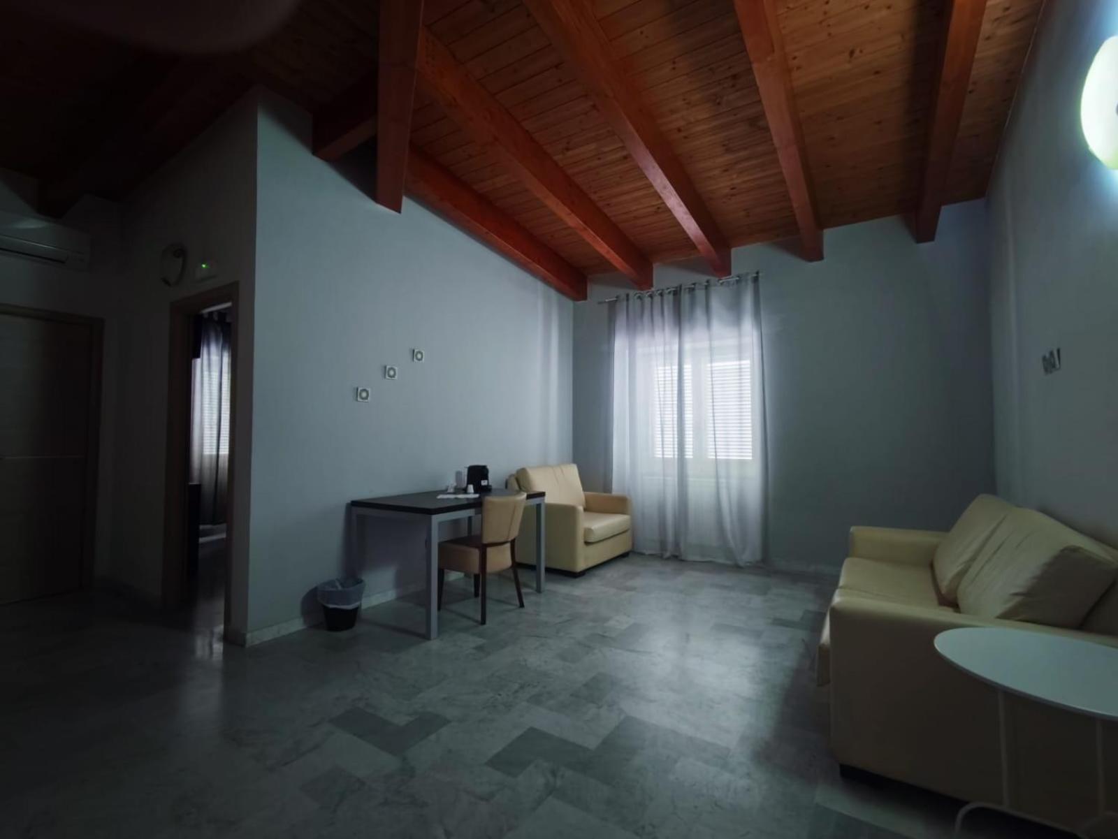 Hotel Quadrifoglio Pontecagnano Εξωτερικό φωτογραφία