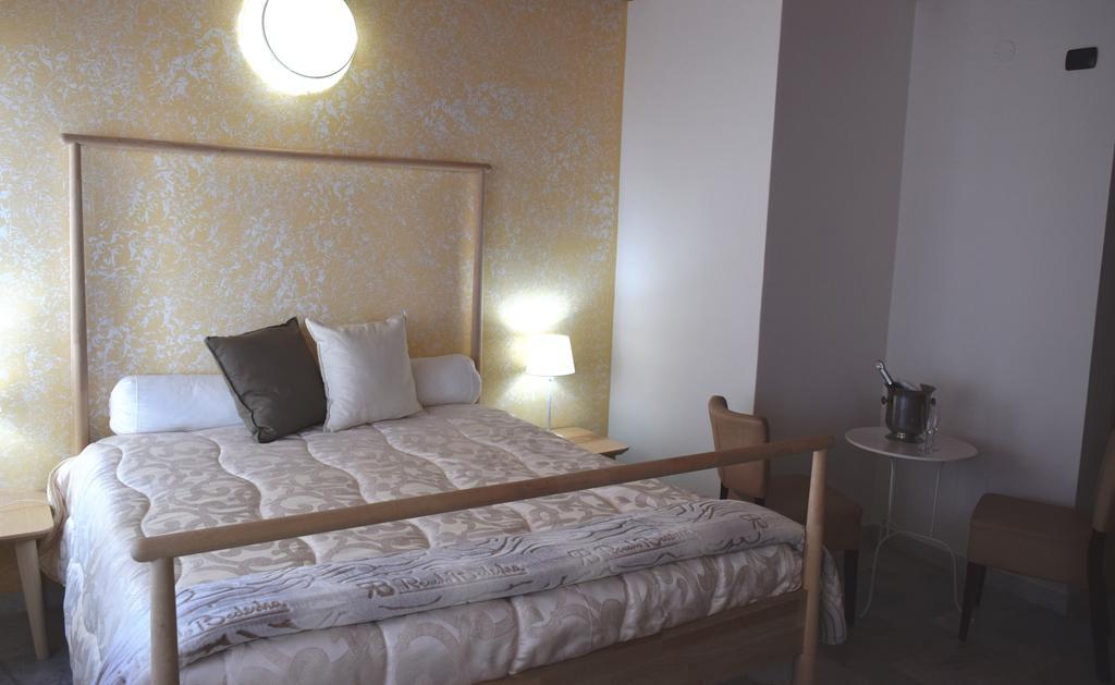 Hotel Quadrifoglio Pontecagnano Εξωτερικό φωτογραφία